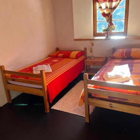 Chasa Crusch Hotel Sent Eksteriør billede